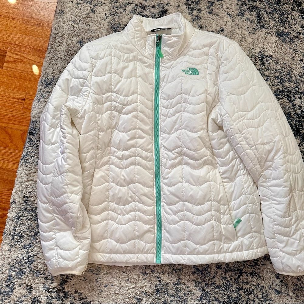 North Face women’s Xl jacket white with teal